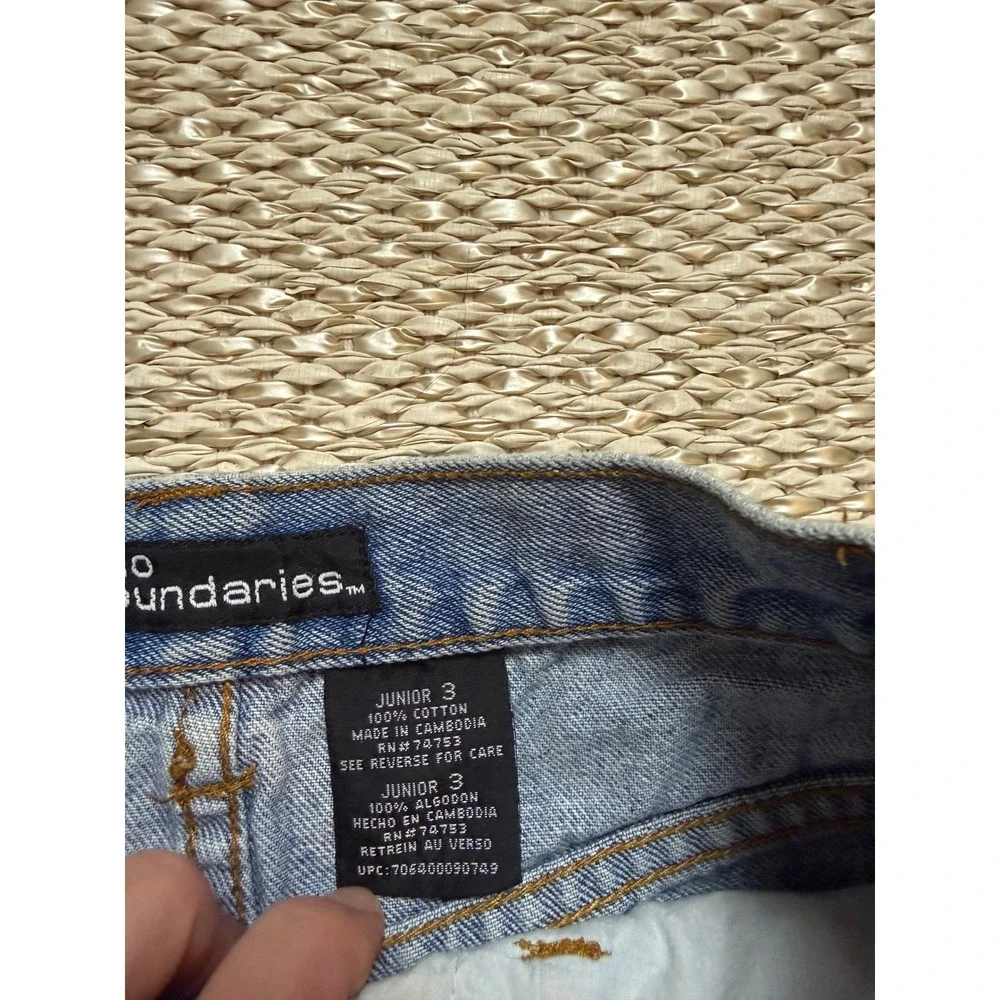 Y2K No Boundaries Vintage High‎ Waisted Denim Shorts Floral Embroidered festival